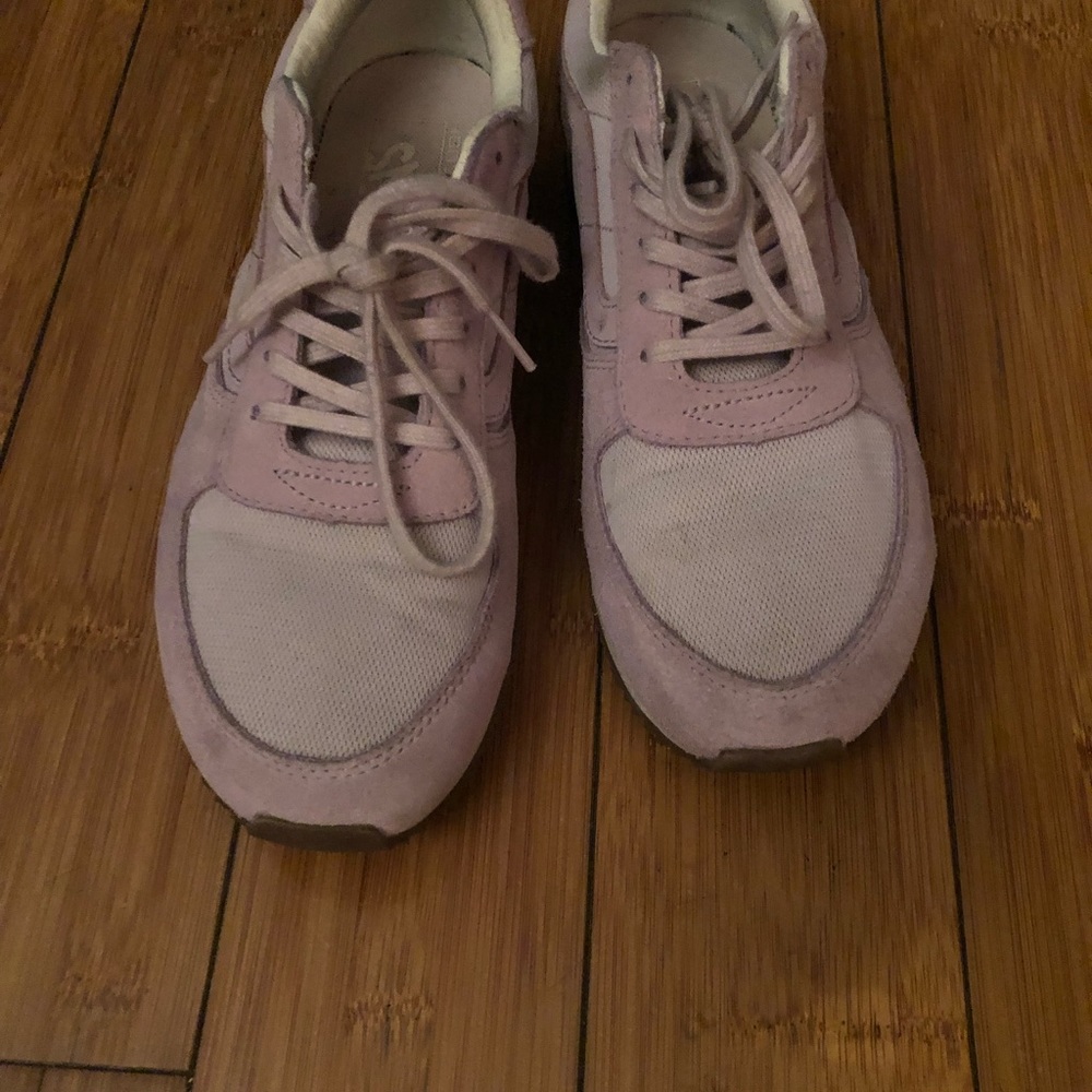 Pink suede Vans runners